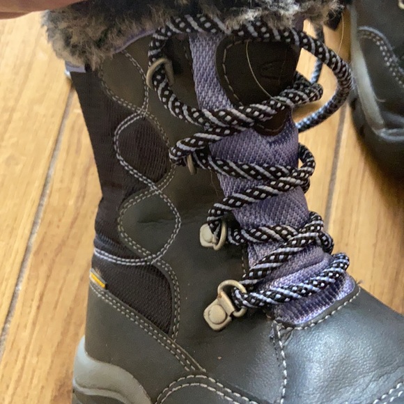Keen size 11 youth winter boot - Picture 5 of 6